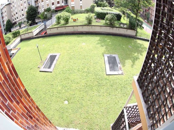 negozio in affitto a Milano in zona Lorenteggio