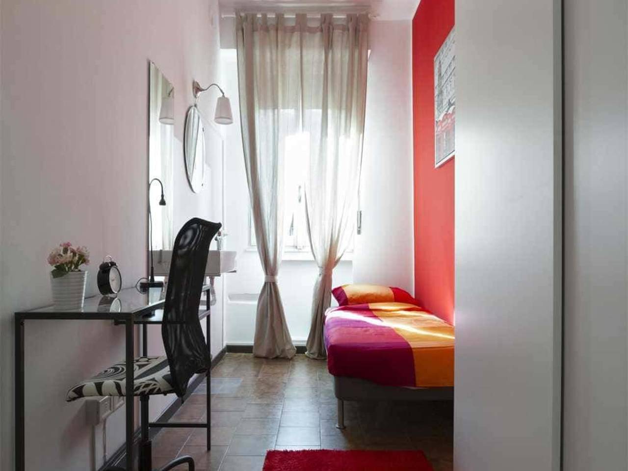 negozio in affitto a Milano in zona Lorenteggio