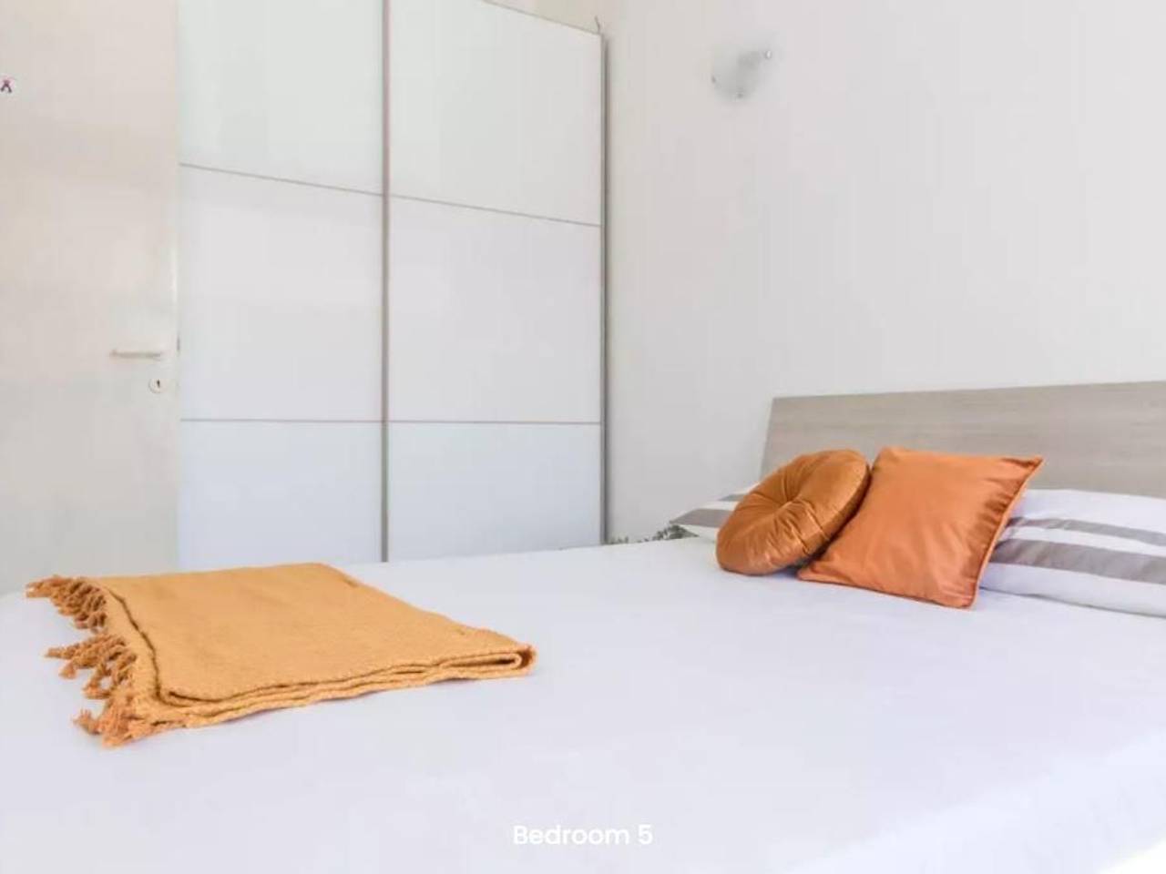 negozio in affitto a Milano in zona Segnano