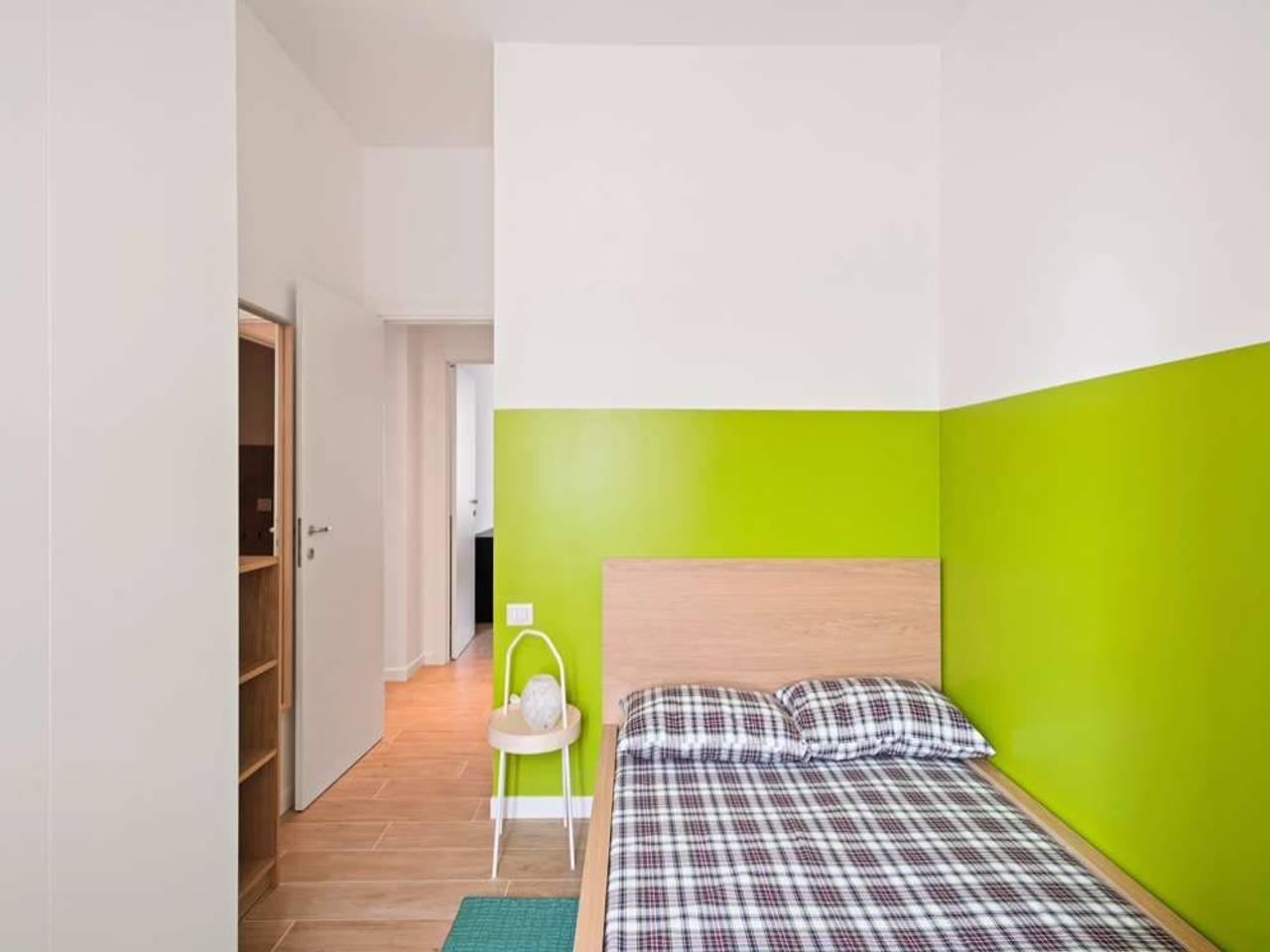 negozio in affitto a Milano in zona Lorenteggio