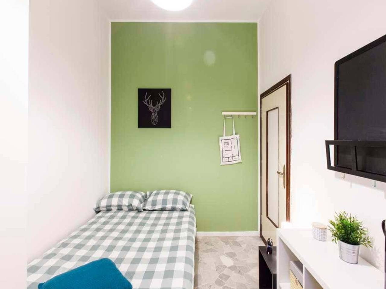 negozio in affitto a Milano in zona Lorenteggio