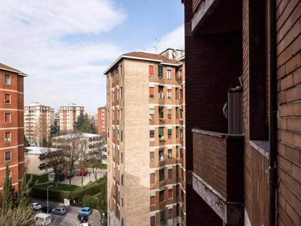 negozio in affitto a Milano in zona Lorenteggio