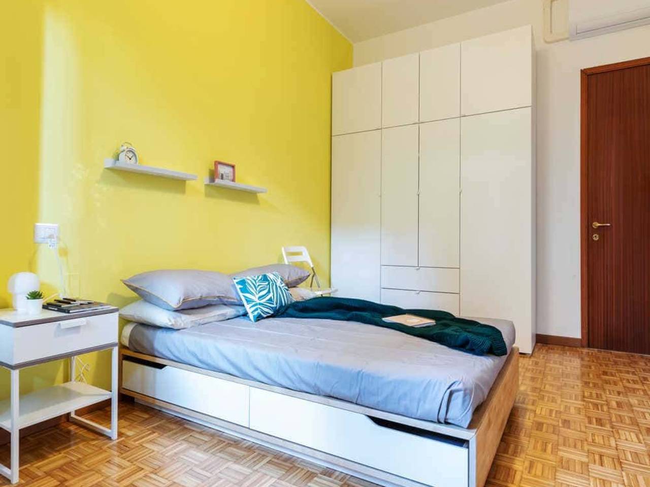 negozio in affitto a Milano in zona Affori