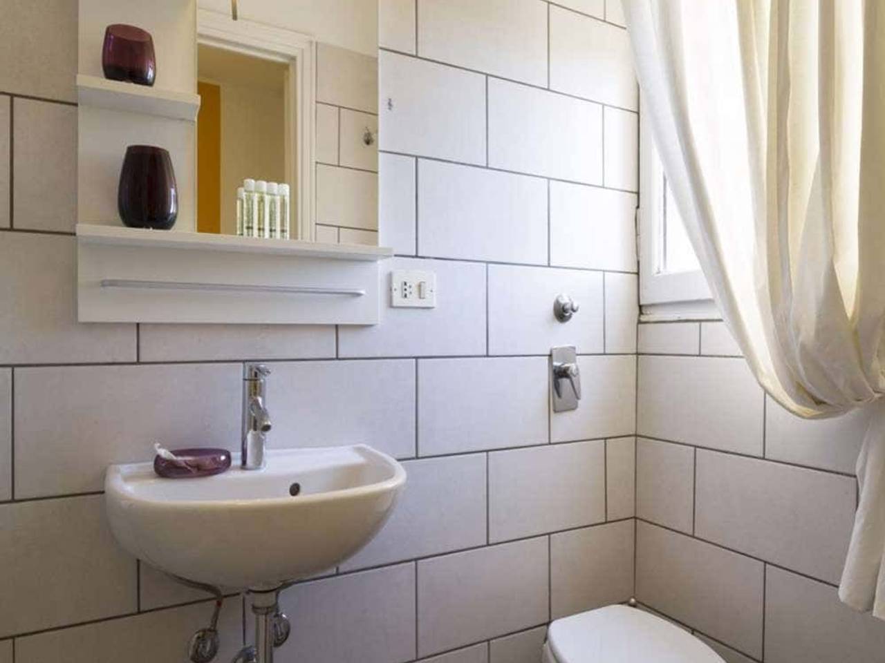 negozio in affitto a Milano in zona Isola