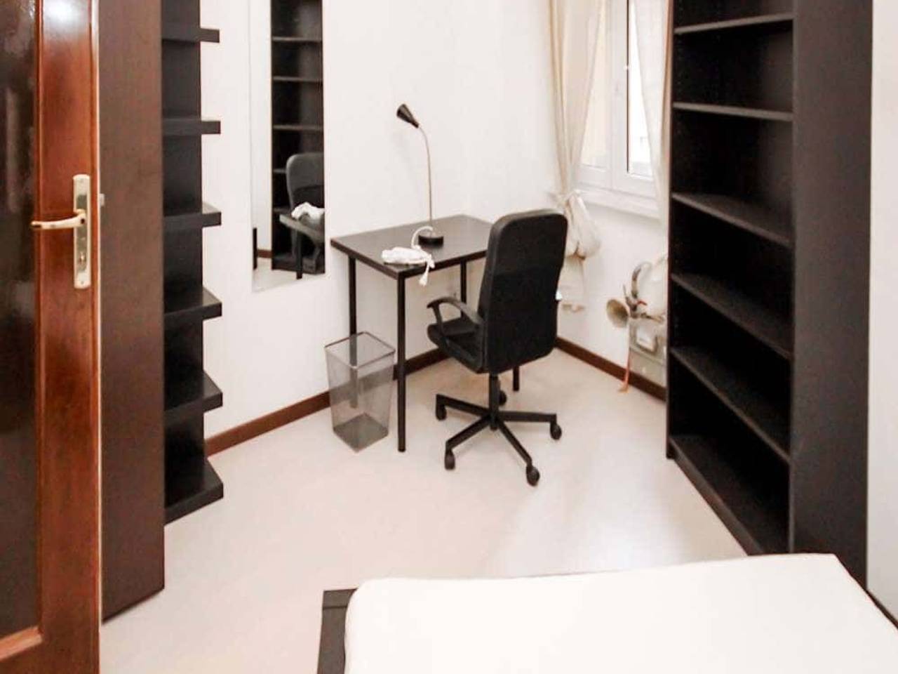 negozio in affitto a Milano in zona Lambrate