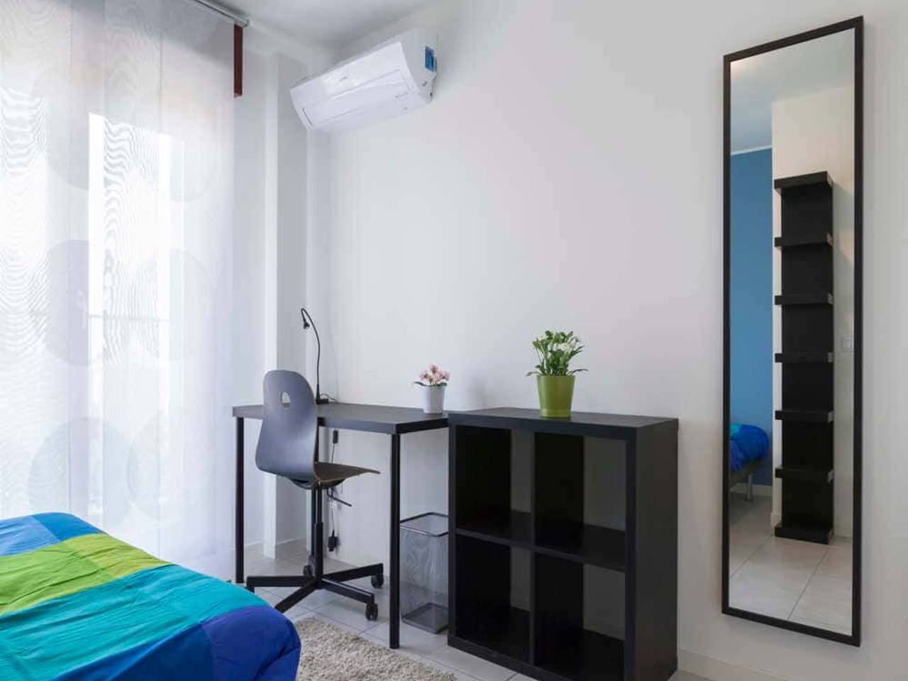 negozio in affitto a Milano in zona Lorenteggio