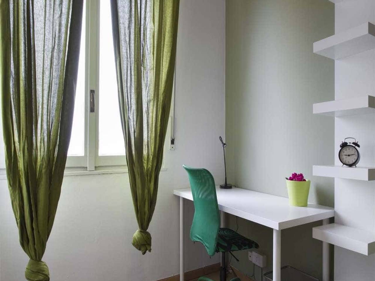 negozio in affitto a Milano in zona Lorenteggio