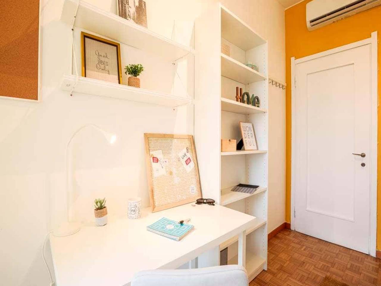 negozio in affitto a Milano in zona Porta Genova