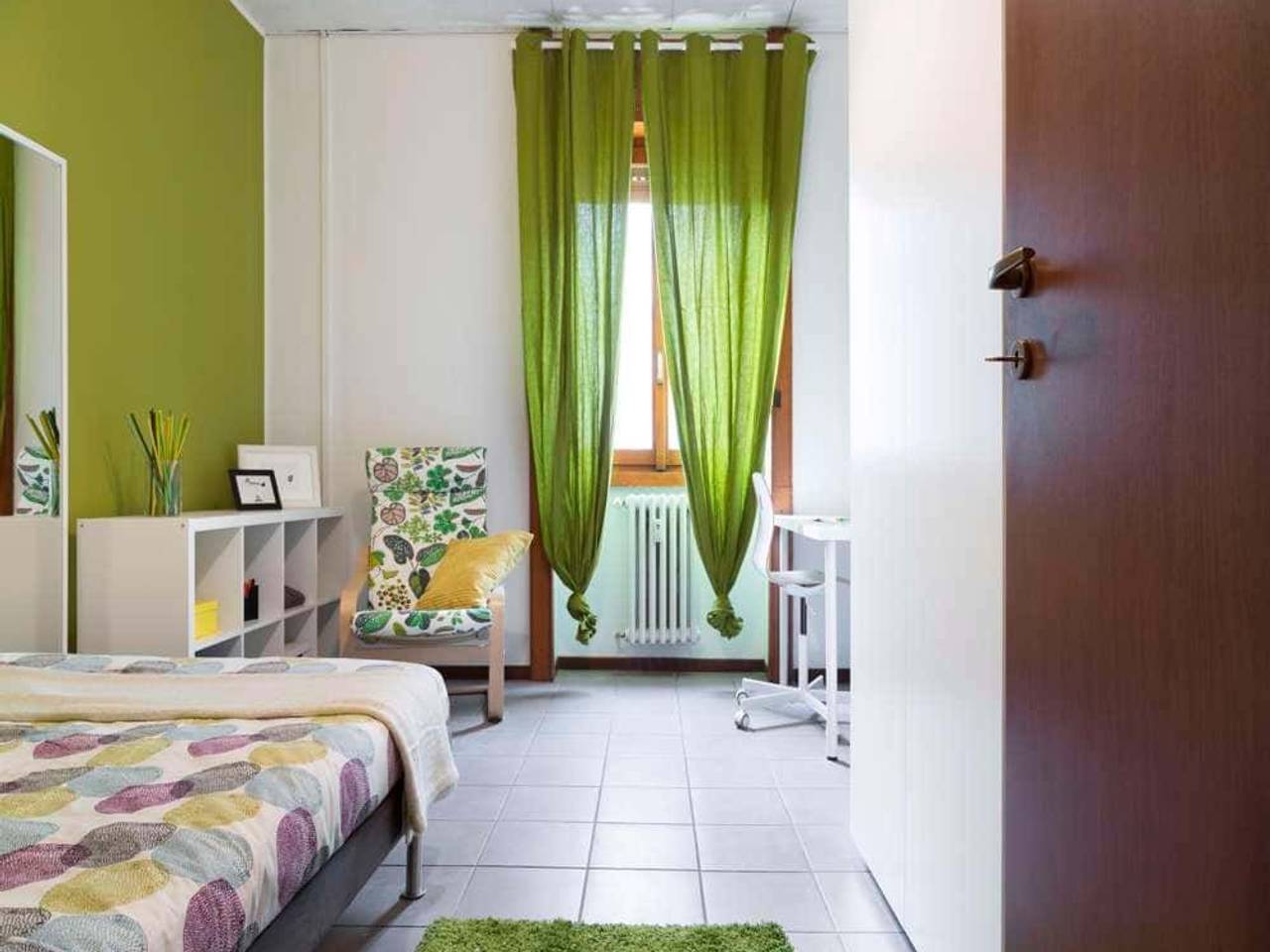 negozio in affitto a Milano in zona Isola