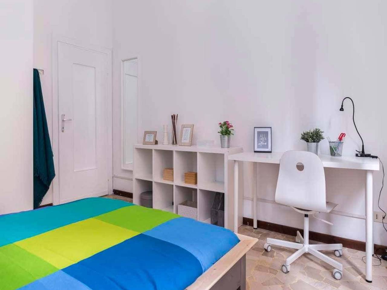 negozio in affitto a Milano in zona Lorenteggio