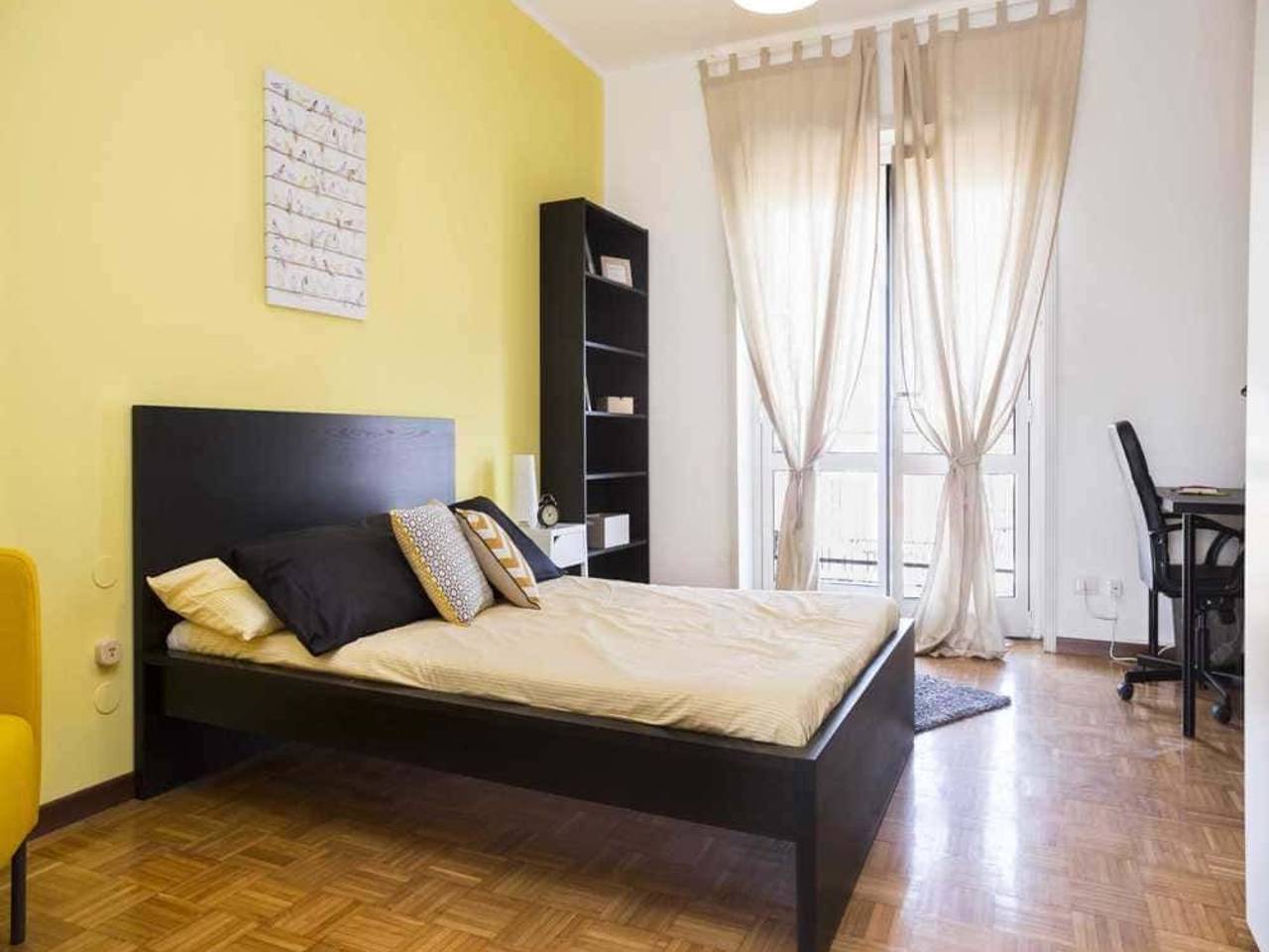 negozio in affitto a Milano in zona Isola