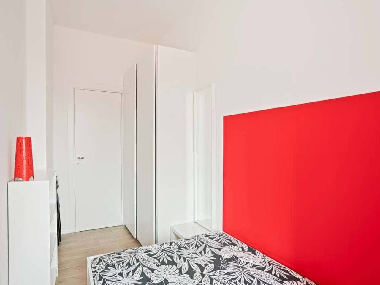 negozio in affitto a Milano in zona Lorenteggio