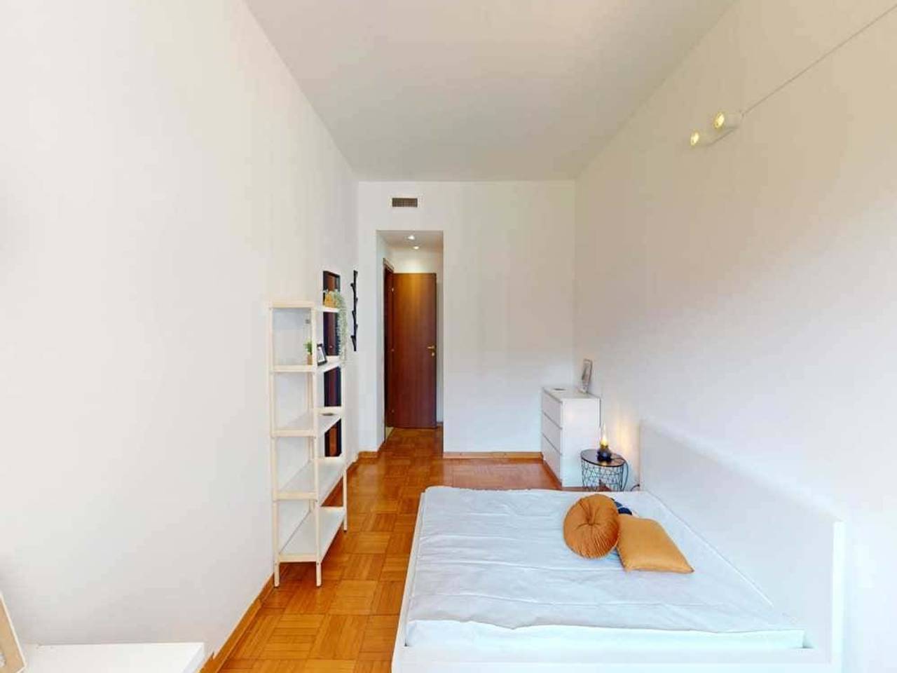 negozio in affitto a Milano in zona Isola