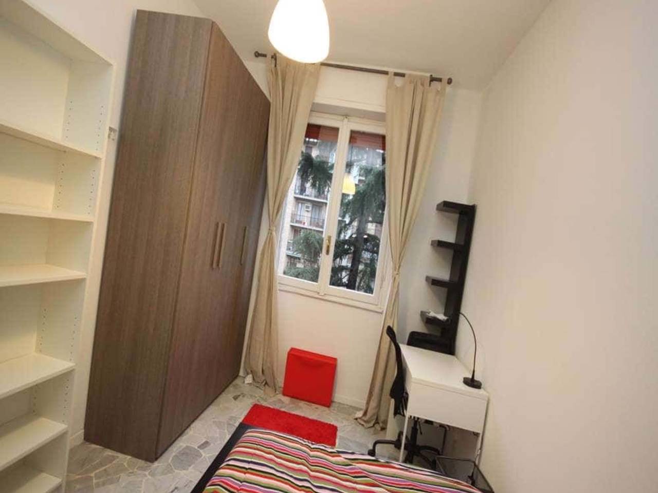 negozio in affitto a Milano in zona Lorenteggio