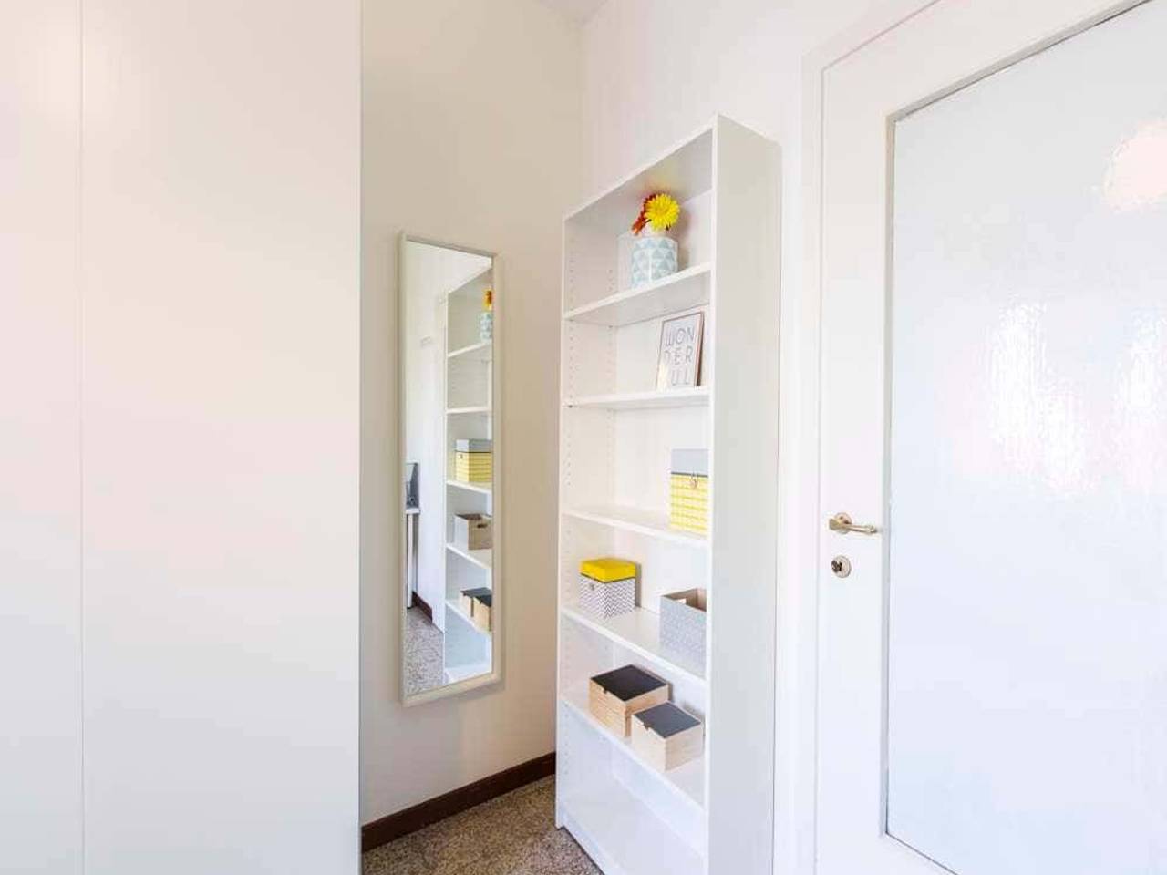 negozio in affitto a Milano in zona Lorenteggio