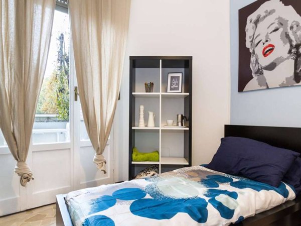 negozio in affitto a Milano in zona Lorenteggio