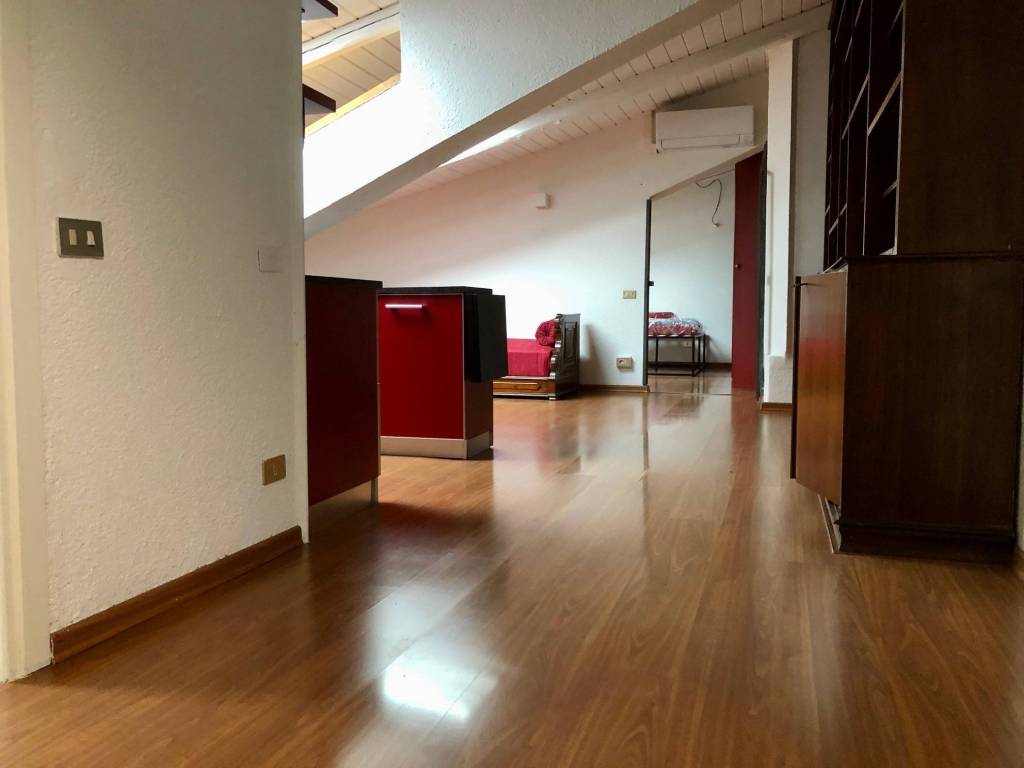 appartamento in affitto a Milano in zona Centro Direzionale