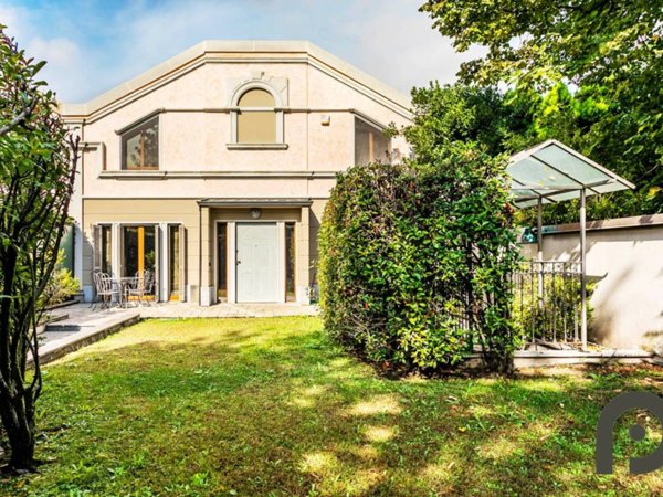 casa indipendente in affitto a Milano in zona San Siro
