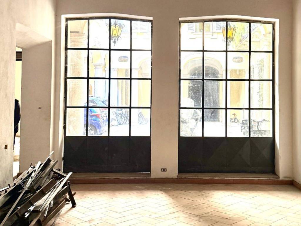 negozio in affitto a Milano