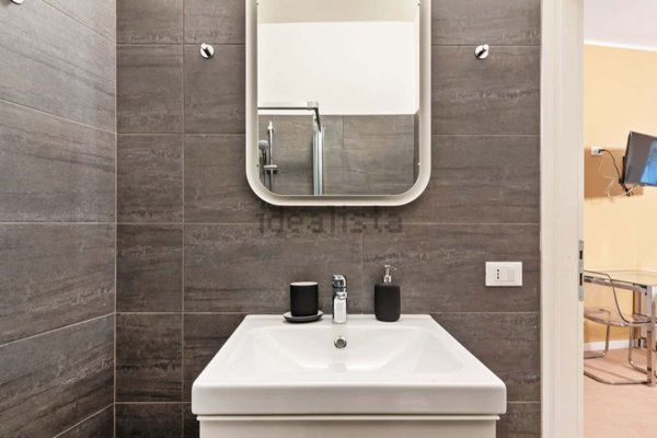 appartamento in affitto a Milano in zona Guastalla