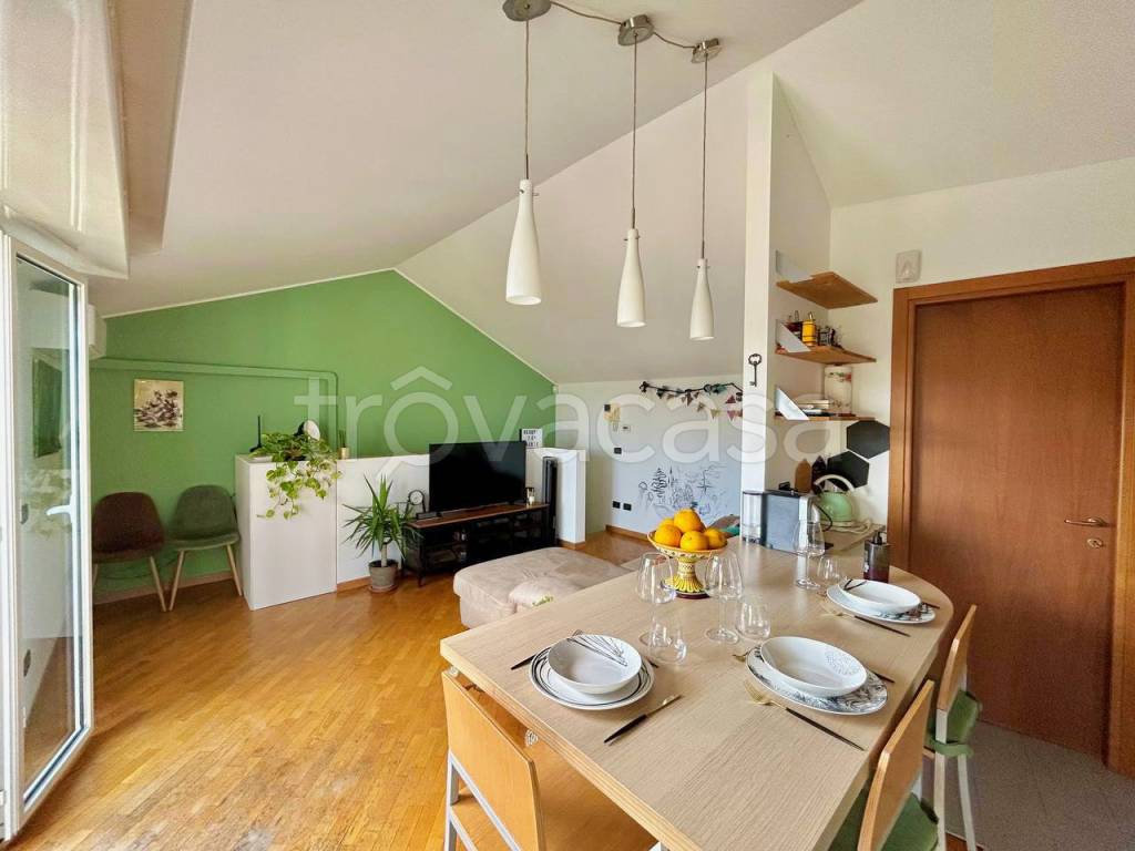 appartamento in affitto a Milano in zona Segnano