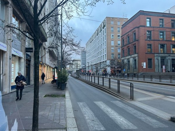 negozio in affitto a Milano in zona Guastalla