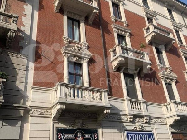 negozio in affitto a Milano in zona Famagosta