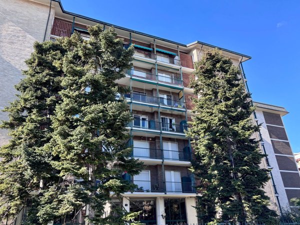 appartamento in affitto a Milano in zona Famagosta