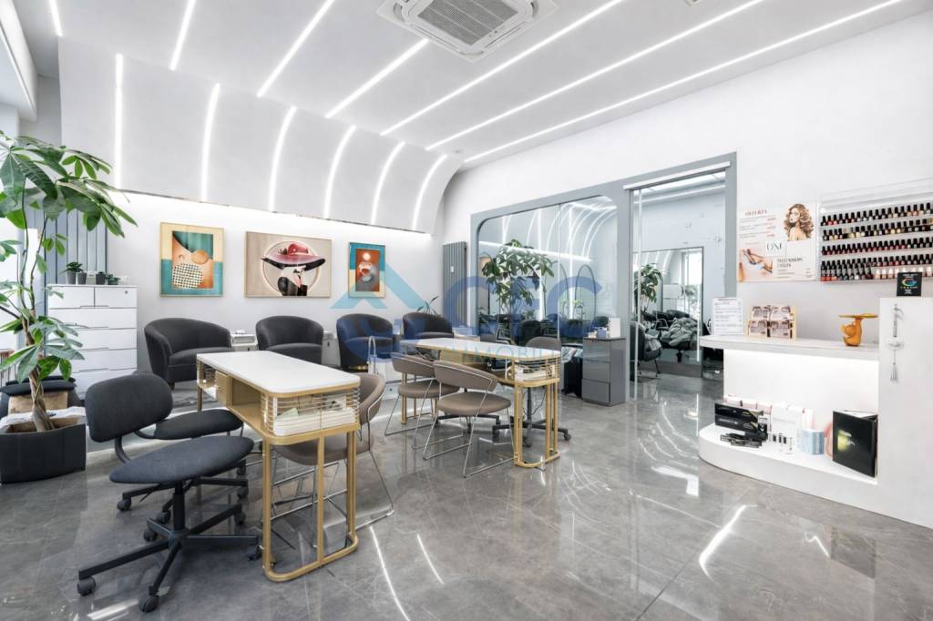 negozio in affitto a Milano