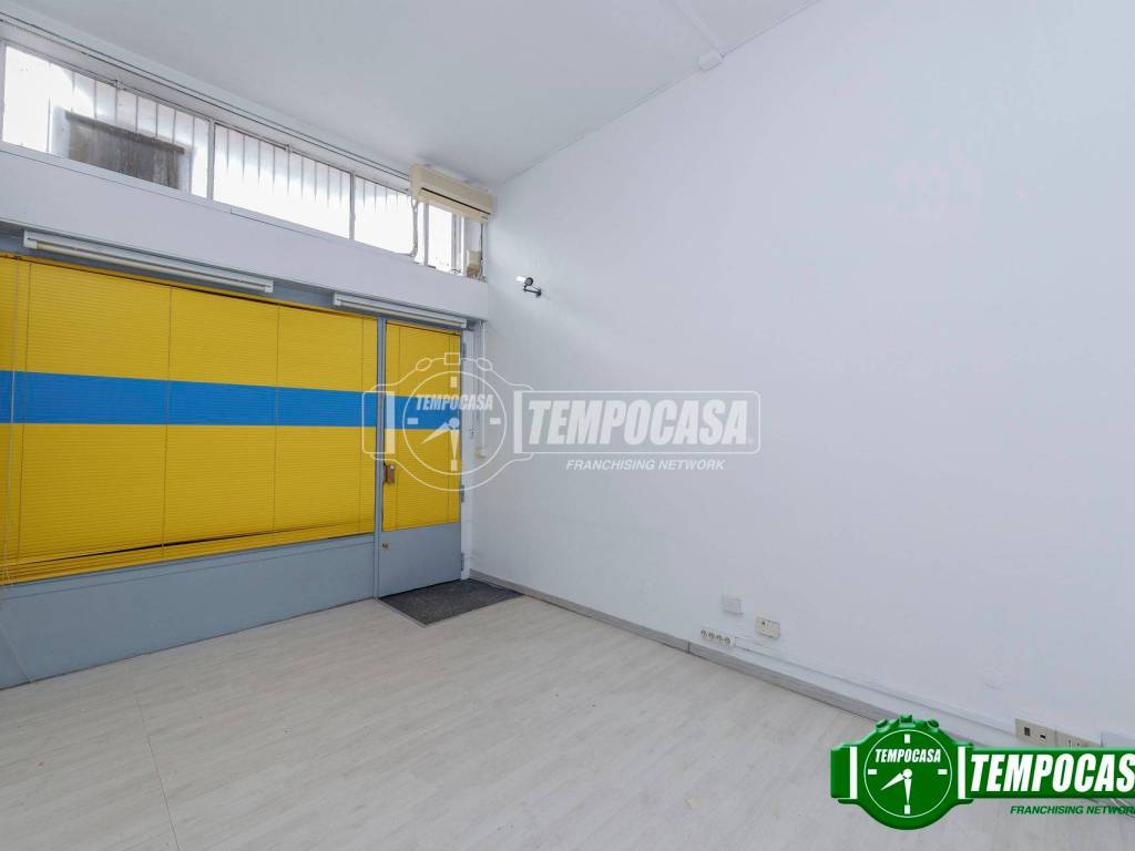 negozio in affitto a Milano in zona Musocco