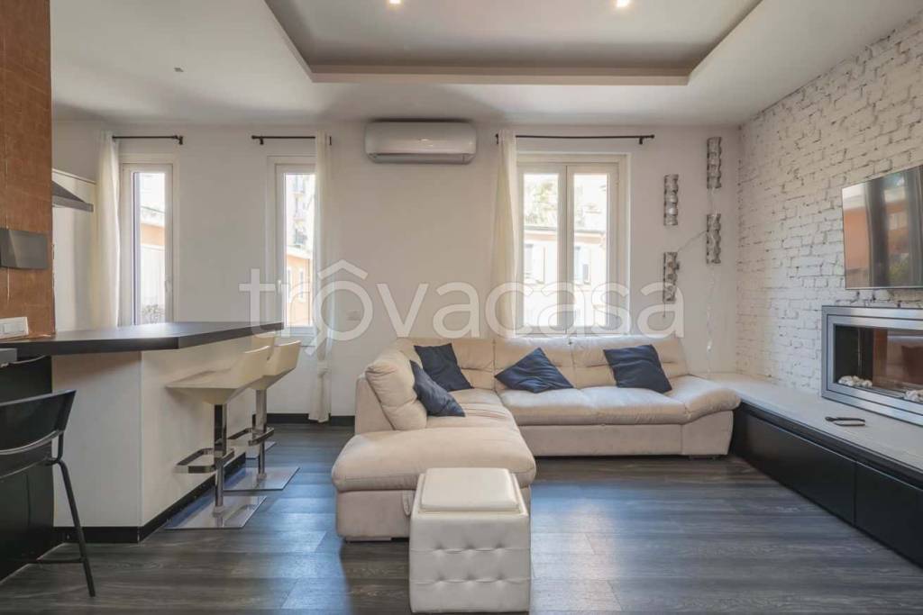 appartamento in affitto a Milano in zona Porta Nuova