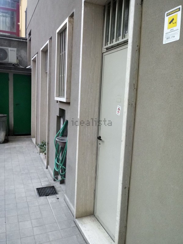 locale commerciale in affitto a Milano in zona Porta Genova