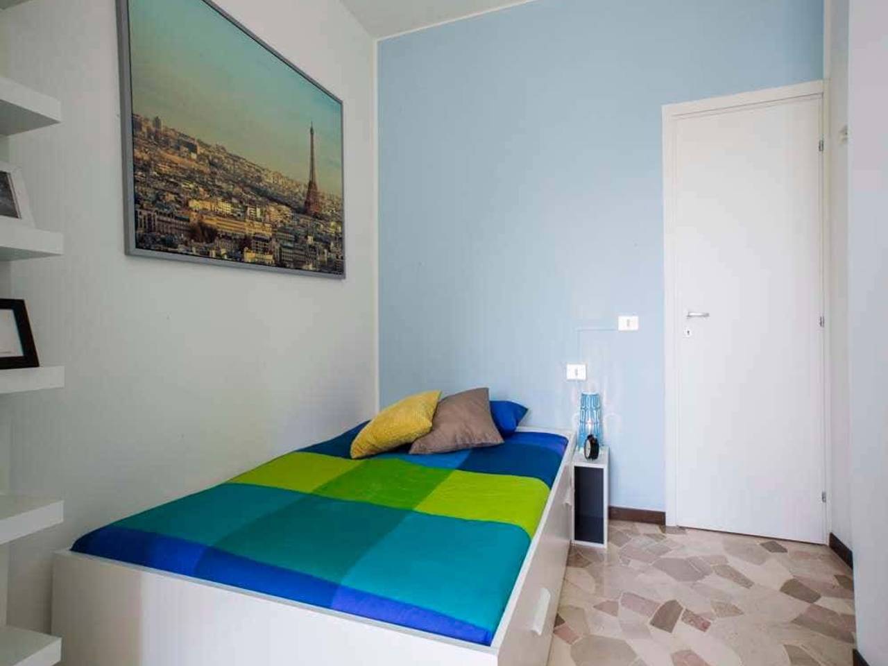 negozio in affitto a Milano in zona Lorenteggio