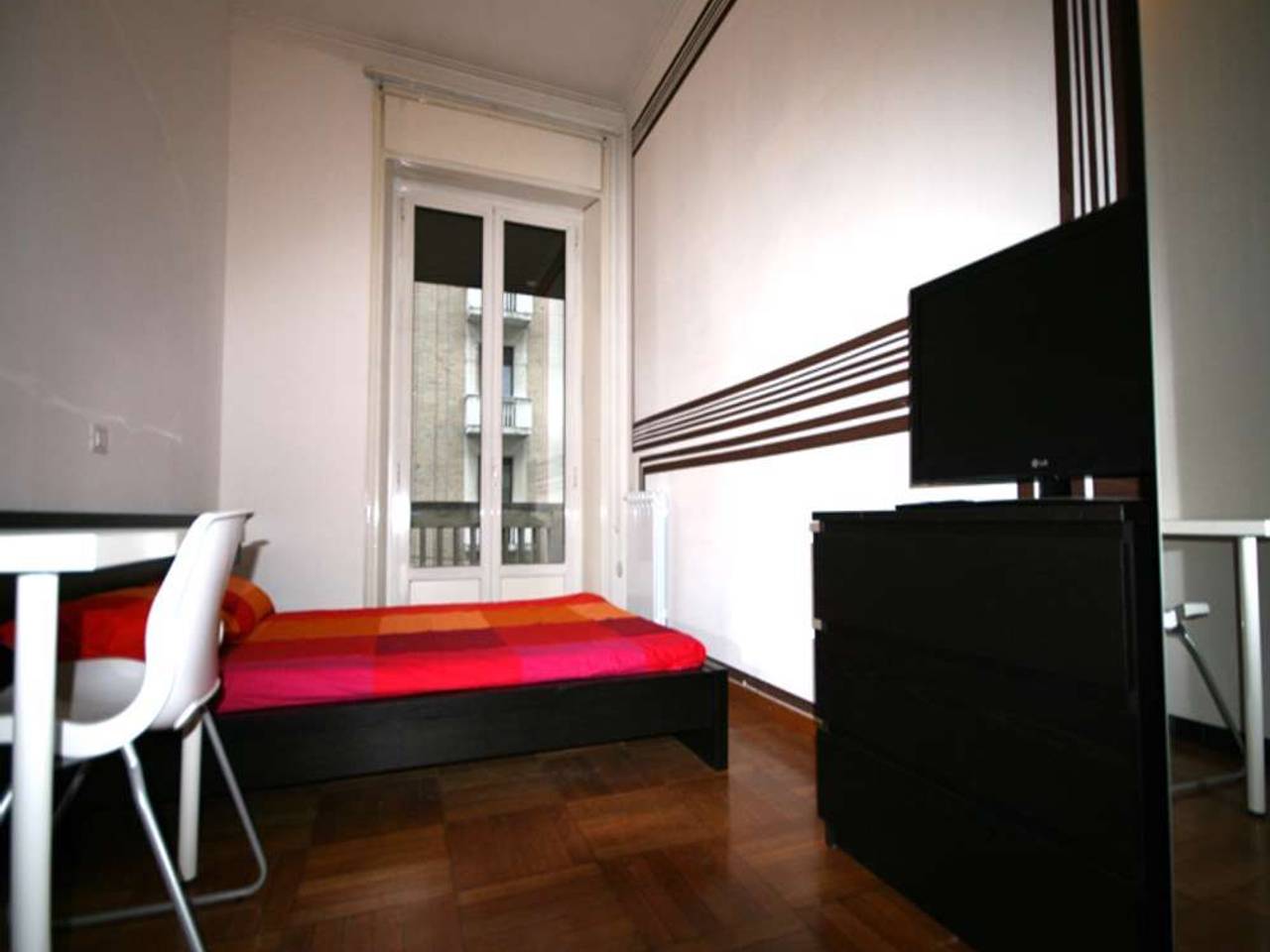 negozio in affitto a Milano in zona Isola