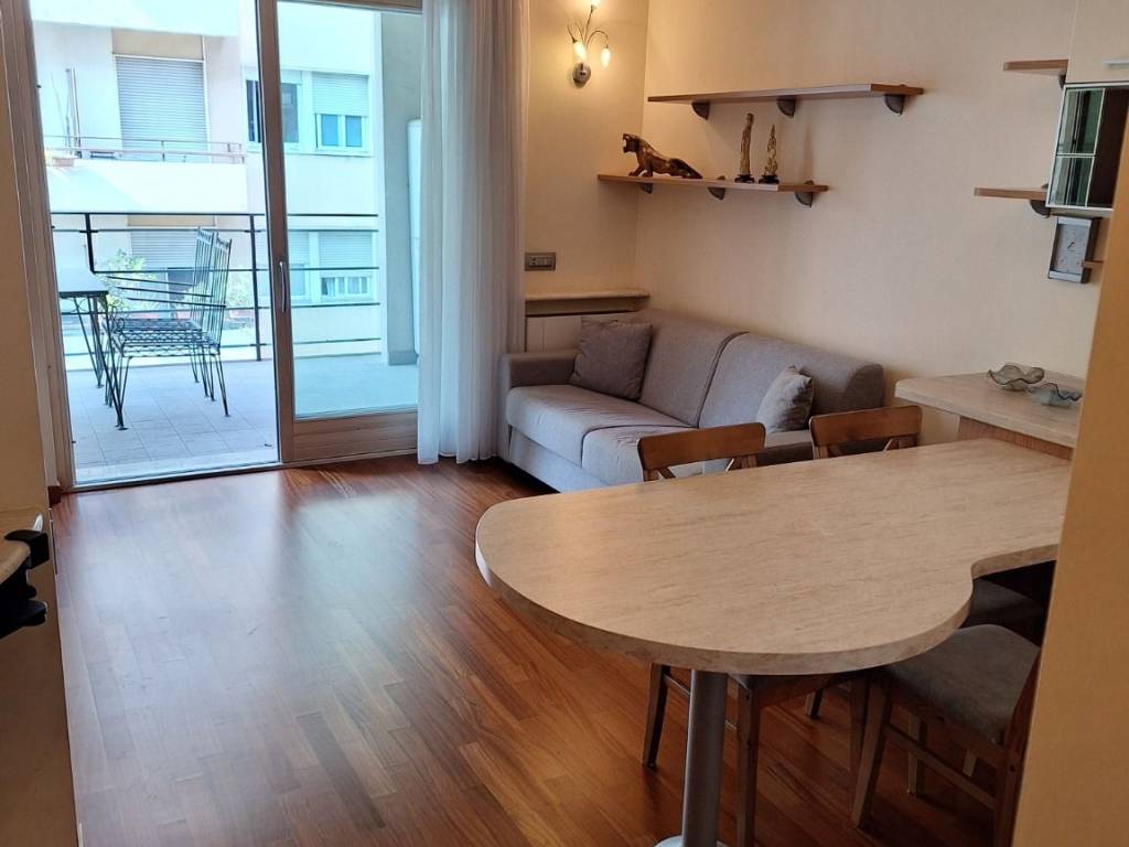 appartamento in affitto a Milano in zona Centro Direzionale