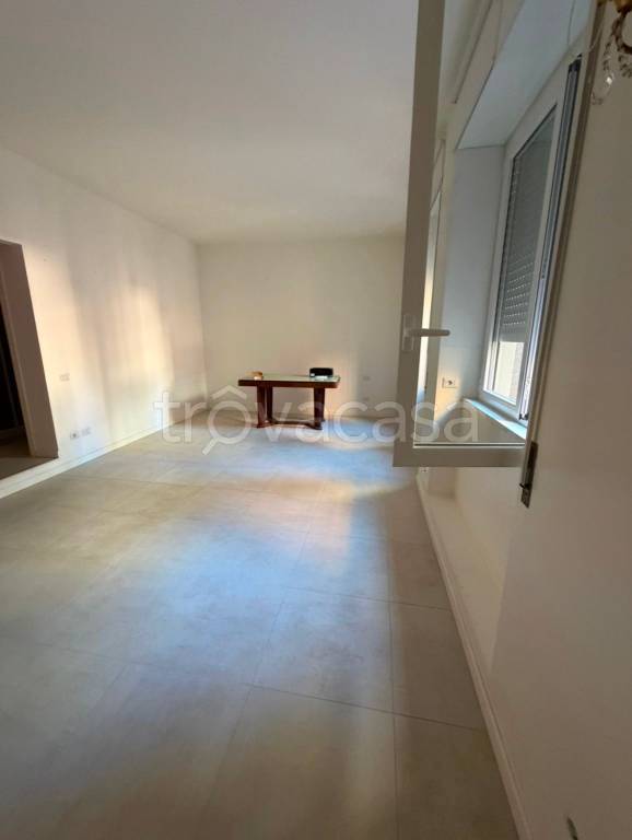 appartamento in affitto a Milano in zona Centro Direzionale