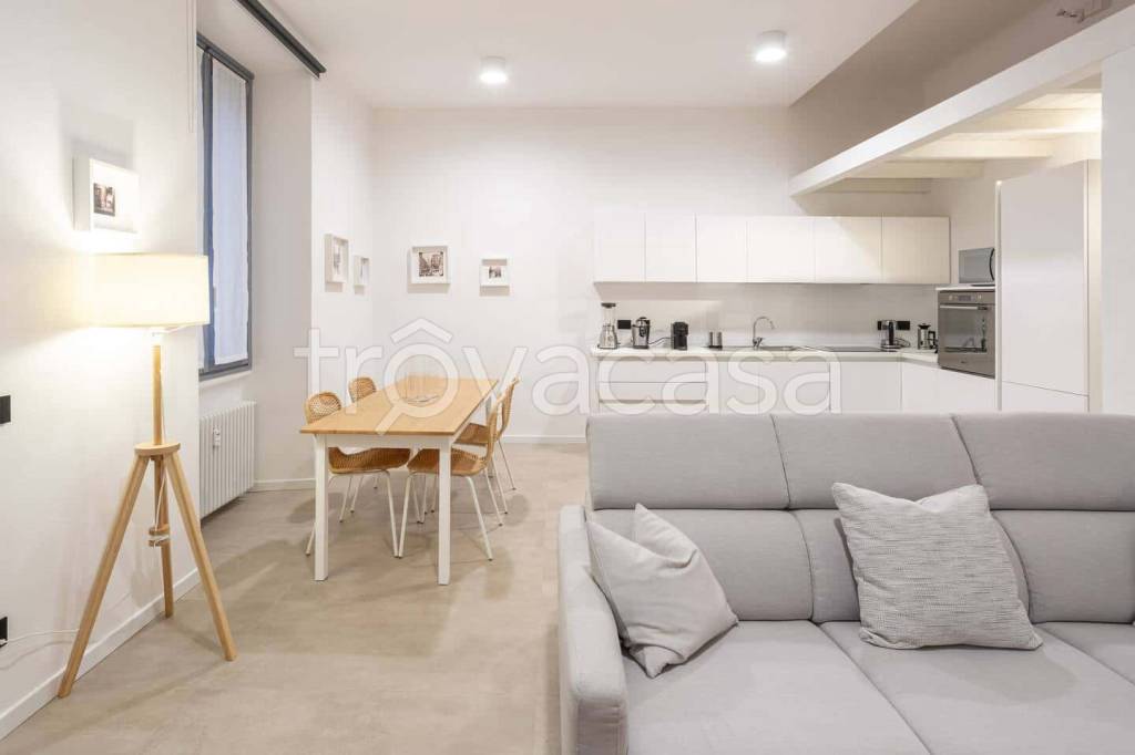 appartamento in affitto a Milano in zona Sant'Ambrogio