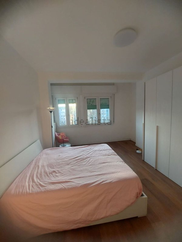 appartamento in affitto a Milano in zona Lorenteggio