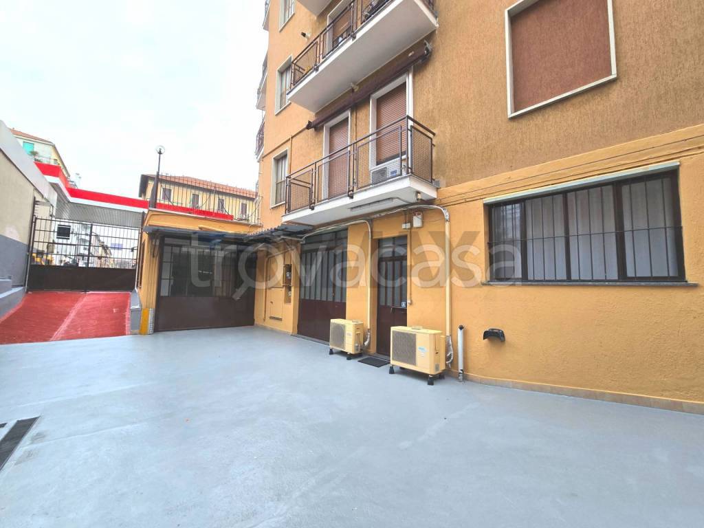 negozio in affitto a Milano in zona Dergano