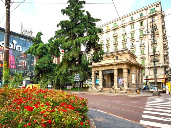 negozio in affitto a Milano in zona Guastalla
