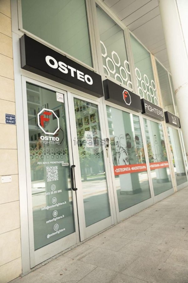 locale commerciale in affitto a Milano in zona Rogoredo