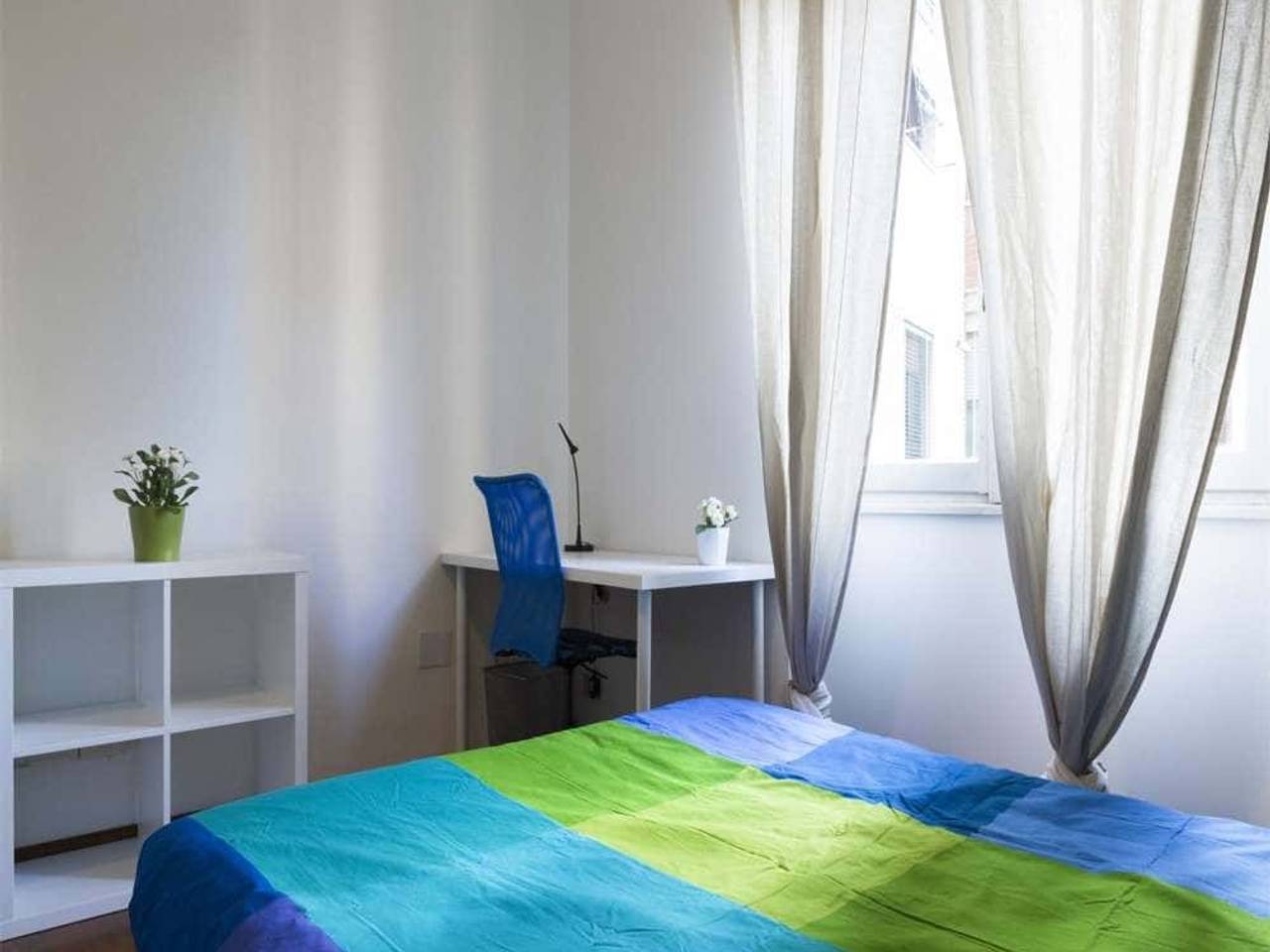 negozio in affitto a Milano in zona Lorenteggio