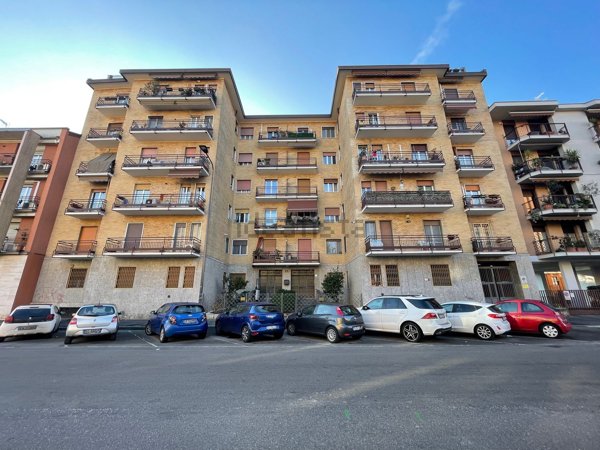 appartamento in affitto a Milano in zona Baggio