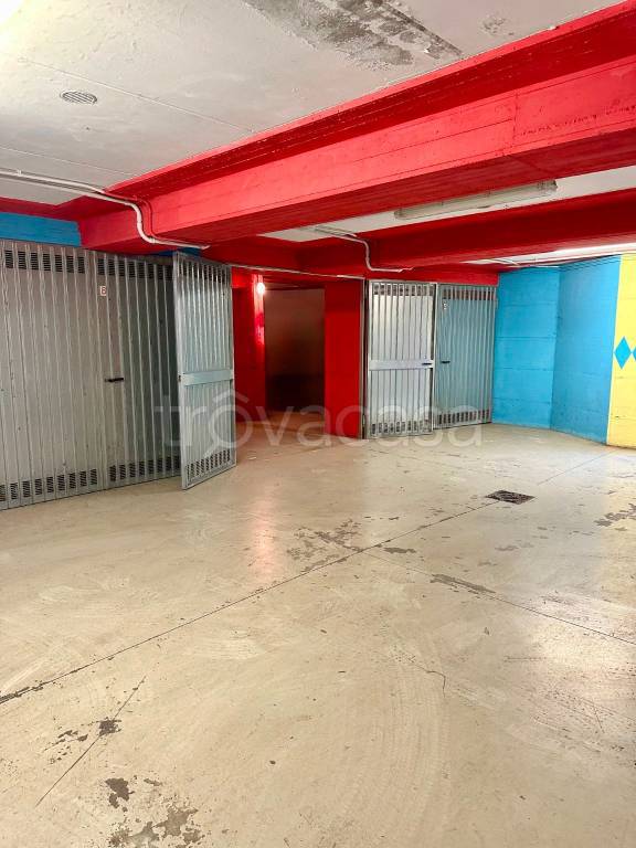 locale commerciale in affitto a Milano