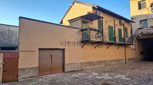 locale di sgombero in affitto a Milano in zona Ponte Lambro