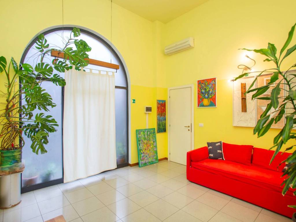 negozio in affitto a Milano in zona Porta Nuova