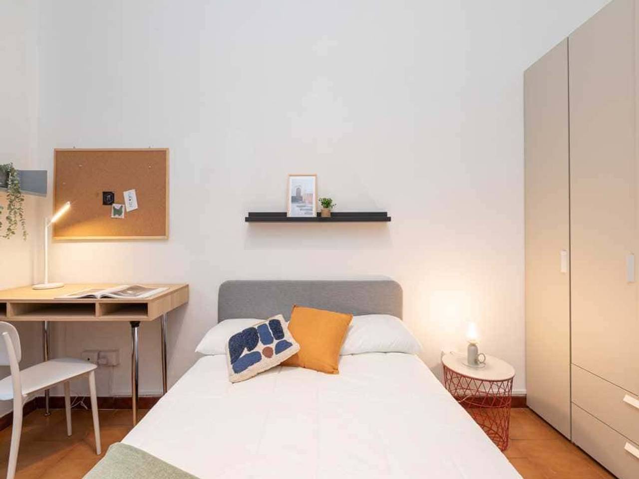 negozio in affitto a Milano in zona Morivione