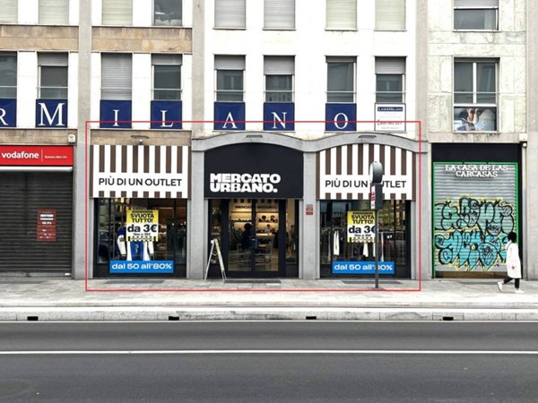 negozio in affitto a Milano in zona Centro Direzionale