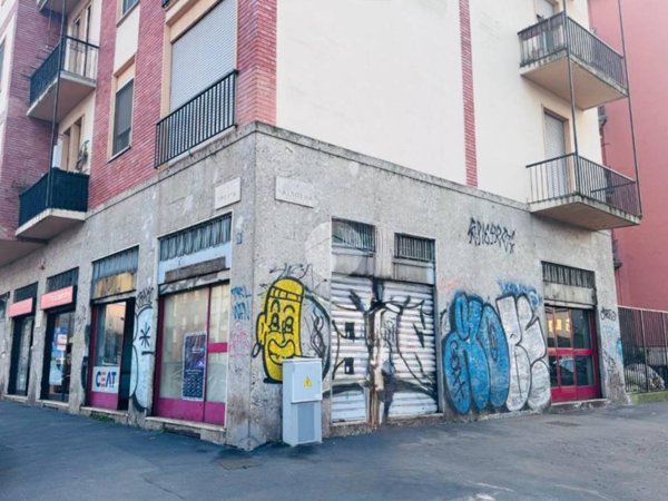 negozio in affitto a Milano in zona Famagosta