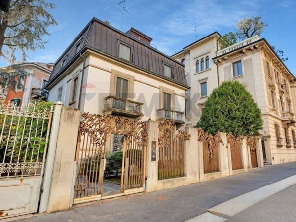 casa indipendente in affitto a Milano in zona Sempione